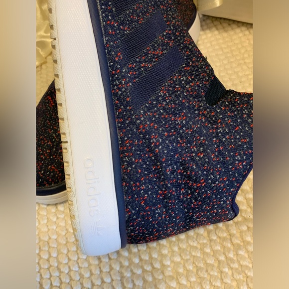 ADIDAS - Picture 3 of 9